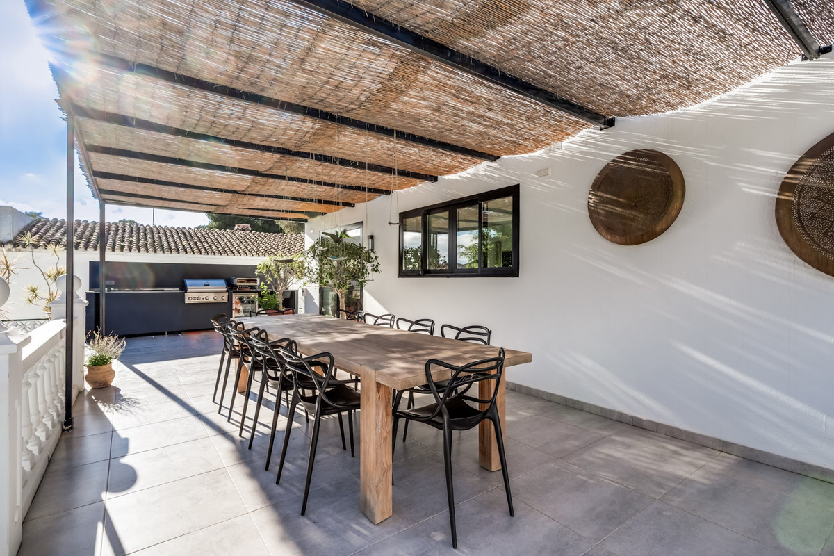5 Bed Townhouse for sale in Nueva Andalucía Costa Del Sol, Málaga, Spain