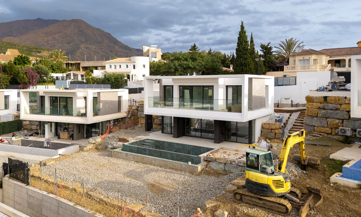 Se vende Villa - Chalet de 4 dormitorios en Costa Del Sol, Málaga, España