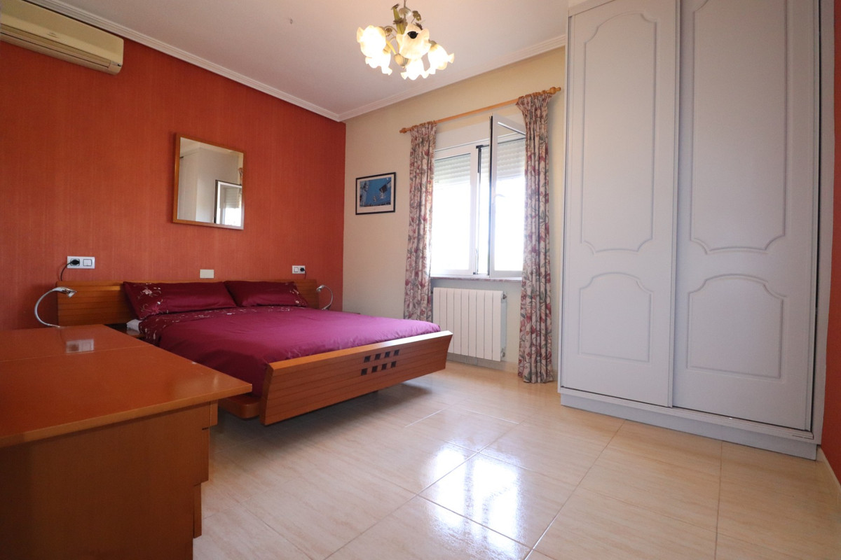 Se vende Villa - Chalet de 3 dormitorios en Costa Blanca, Alicante, España