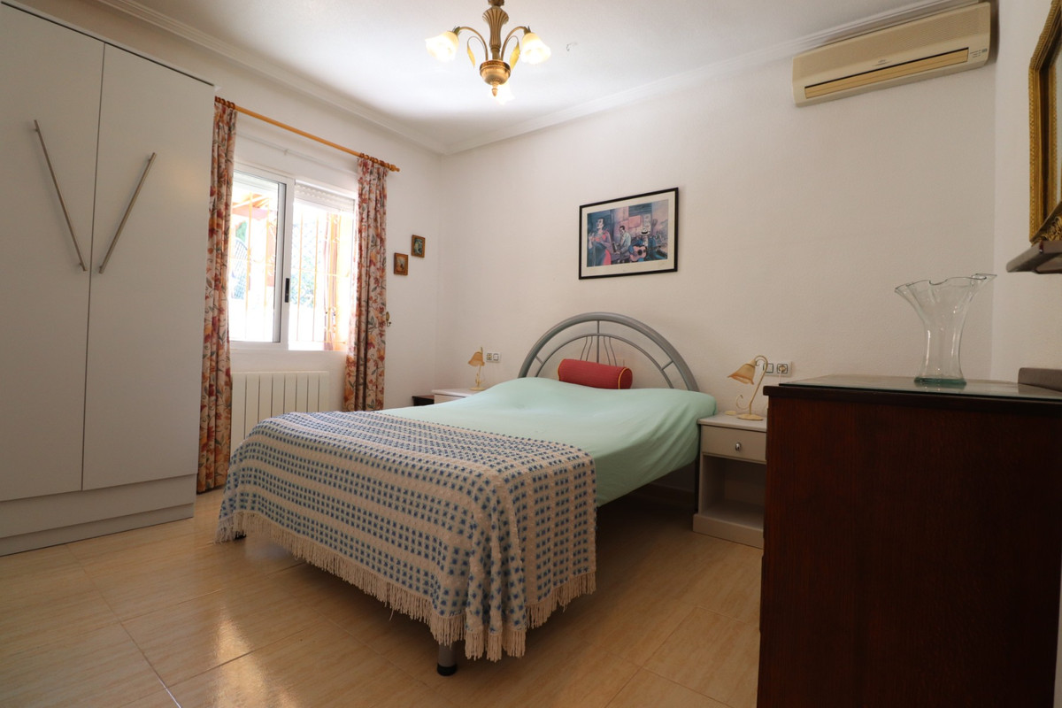 Se vende Villa - Chalet de 3 dormitorios en Costa Blanca, Alicante, España