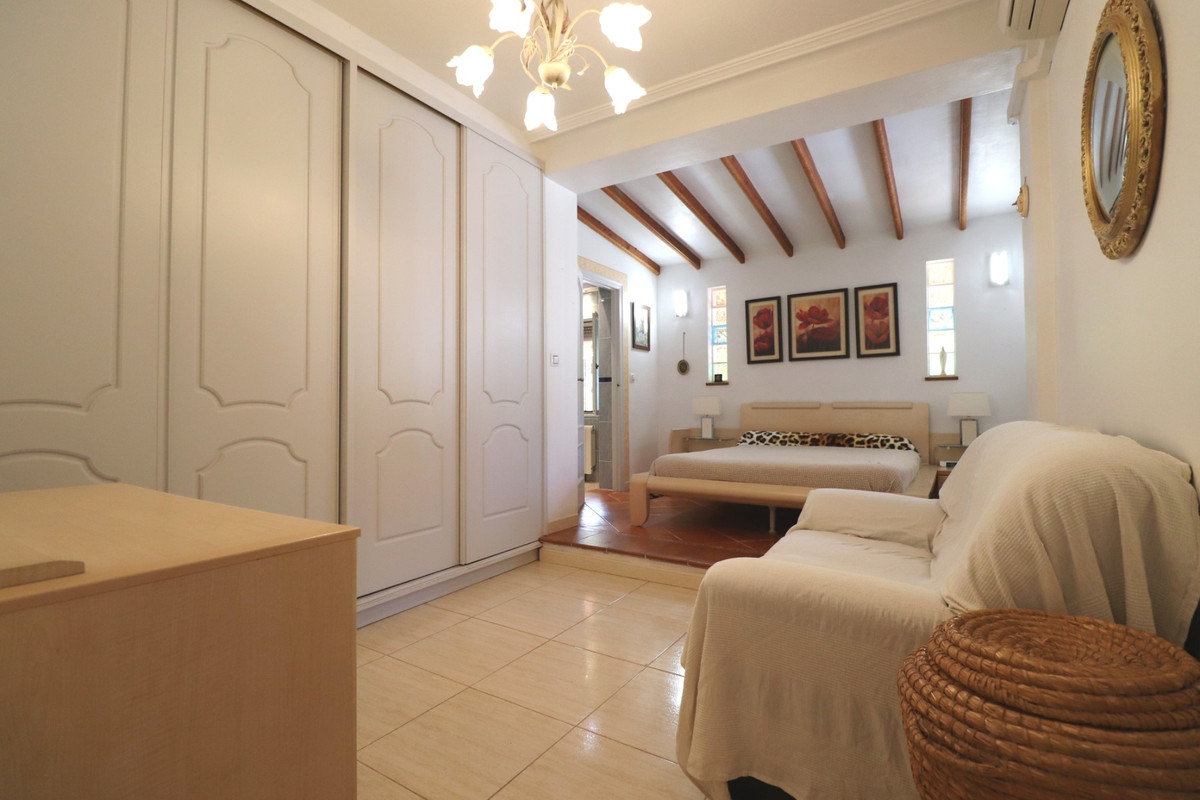 Se vende Villa - Chalet de 3 dormitorios en Costa Blanca, Alicante, España