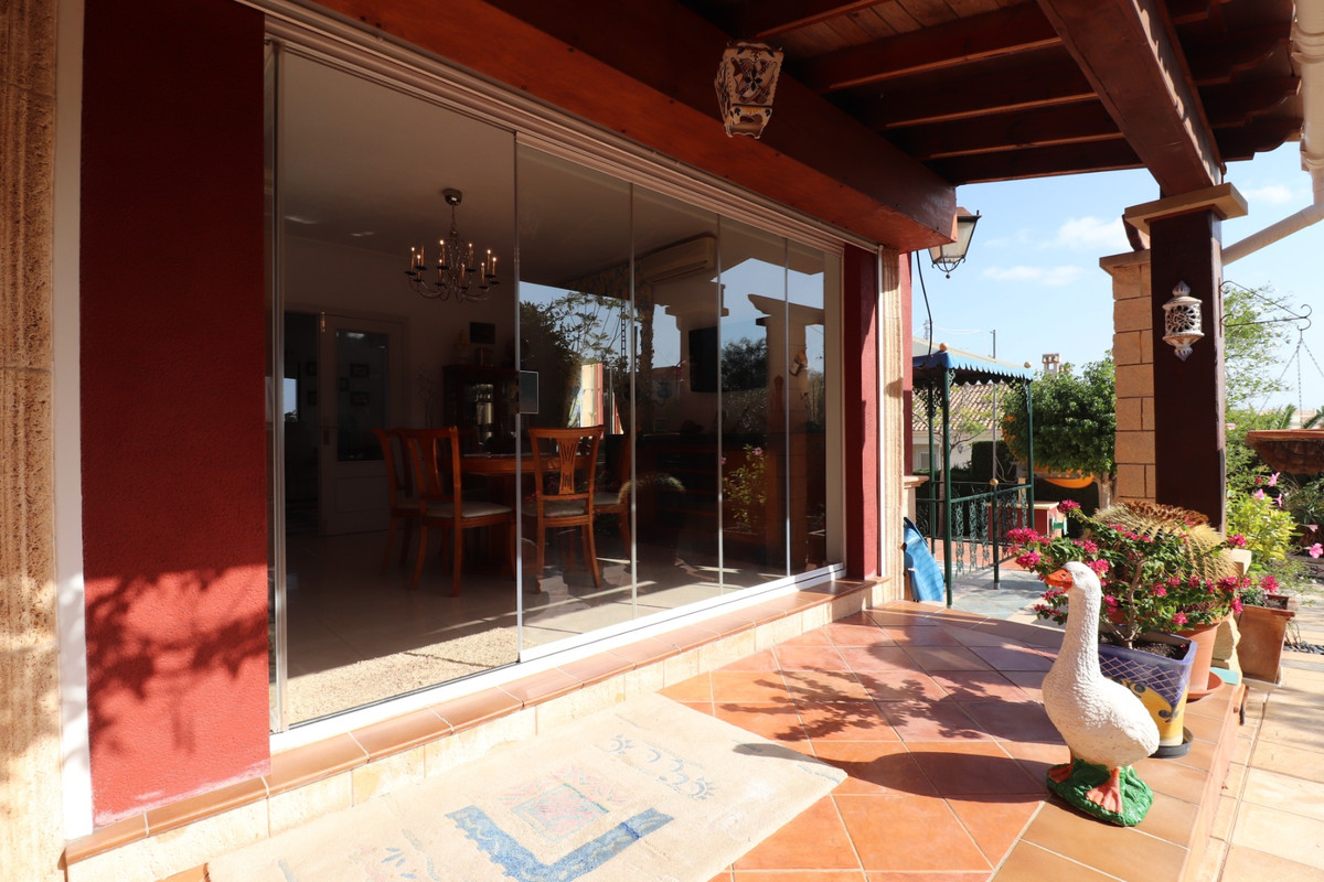 Se vende Villa - Chalet de 3 dormitorios en Costa Blanca, Alicante, España