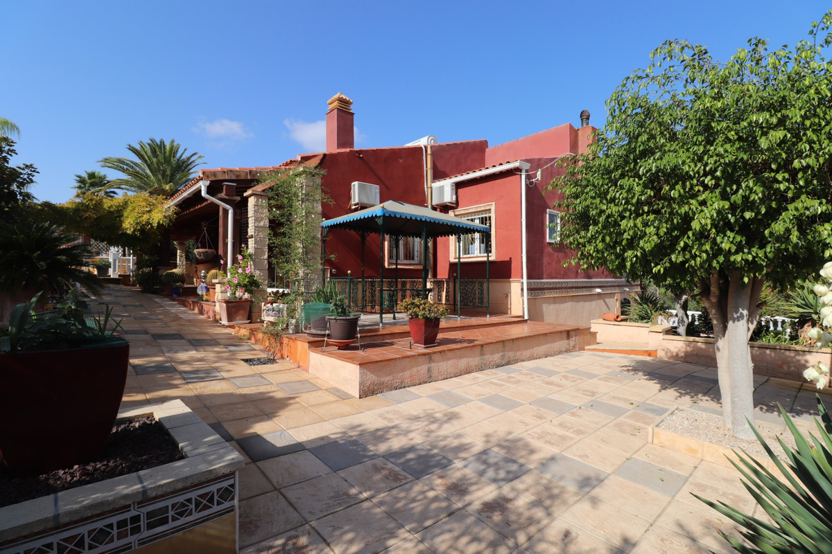 Se vende Villa - Chalet de 3 dormitorios en Costa Blanca, Alicante, España