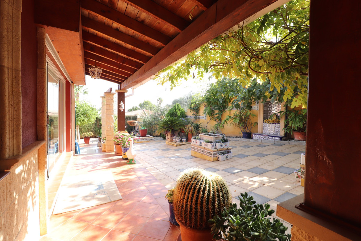 Se vende Villa - Chalet de 3 dormitorios en Costa Blanca, Alicante, España