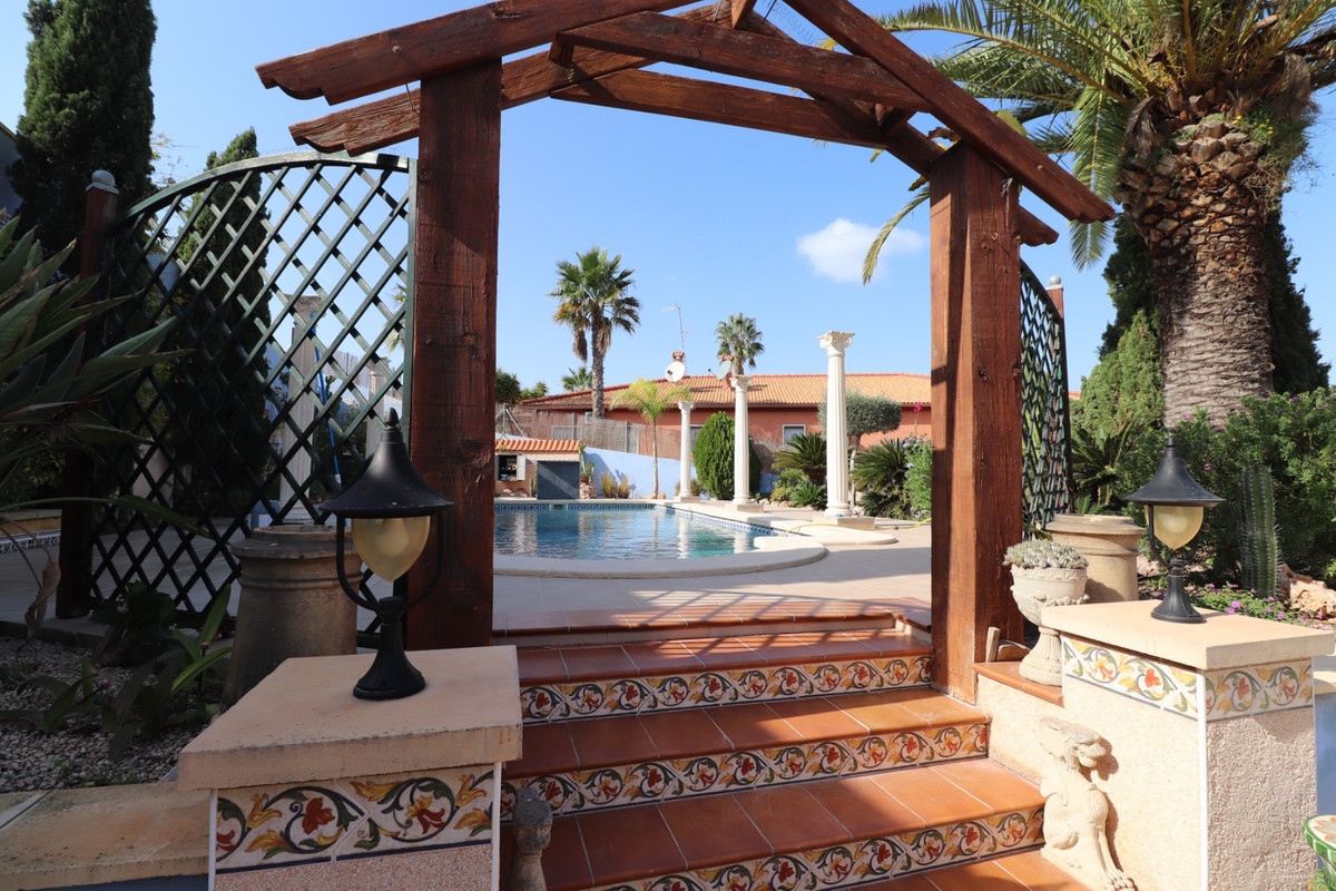 Se vende Villa - Chalet de 3 dormitorios en Costa Blanca, Alicante, España