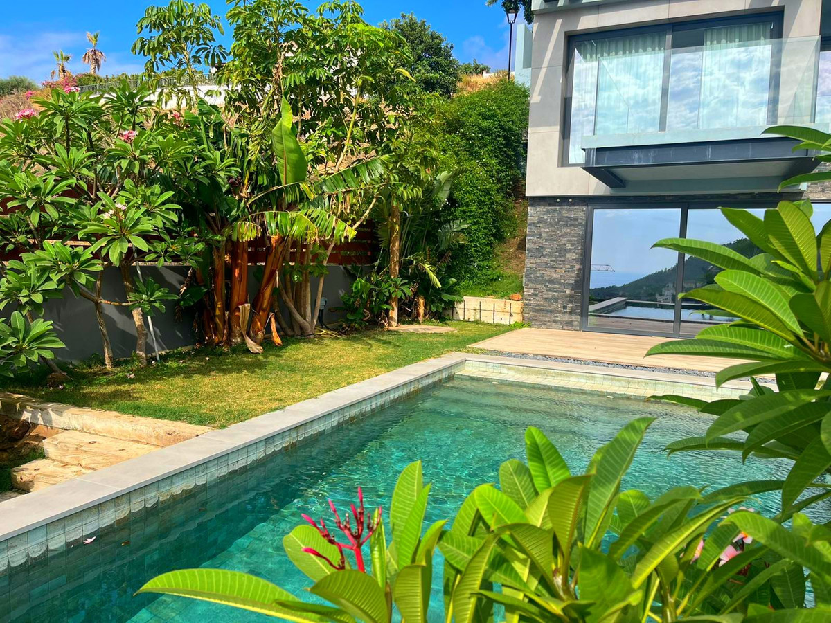 5 Bed Townhouse for sale in Mijas Costa Del Sol, Málaga, Spain