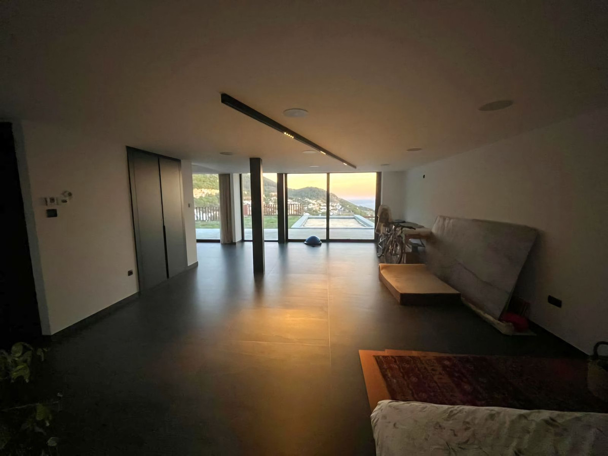 5 Bed Townhouse for sale in Mijas Costa Del Sol, Málaga, Spain