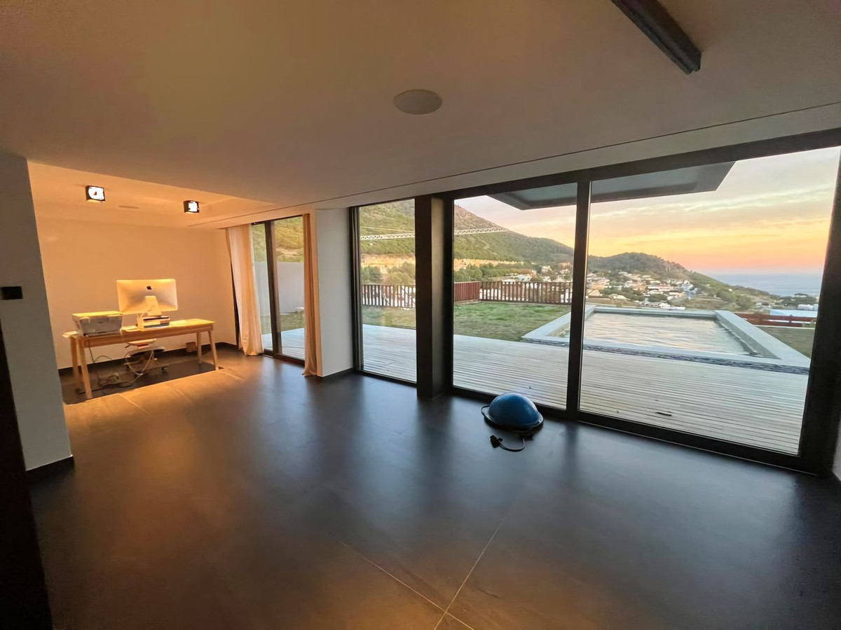 5 Bed Townhouse for sale in Mijas Costa Del Sol, Málaga, Spain