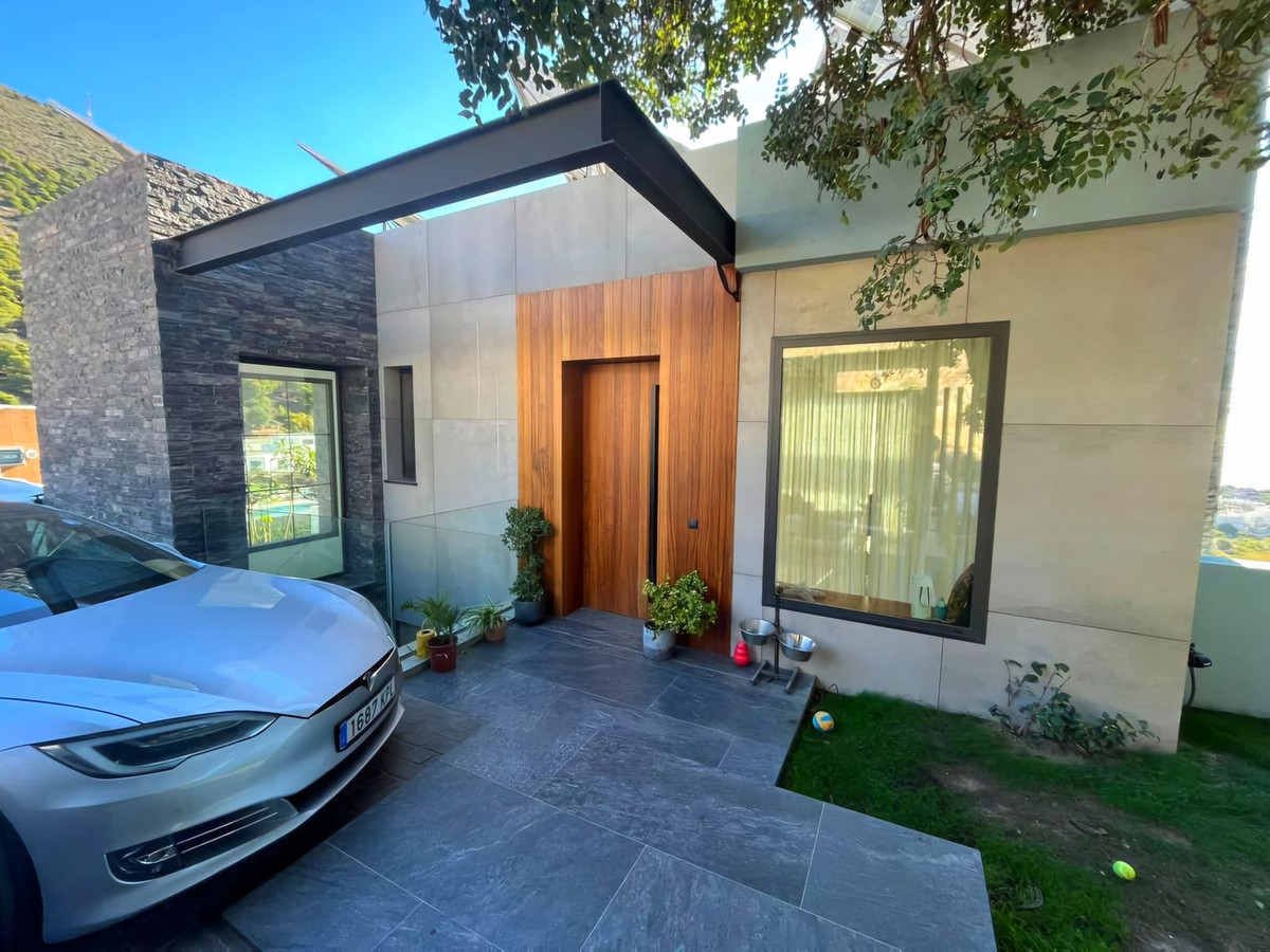 5 Bed Townhouse for sale in Mijas Costa Del Sol, Málaga, Spain