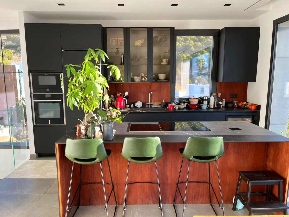 5 Bed Townhouse for sale in Mijas Costa Del Sol, Málaga, Spain