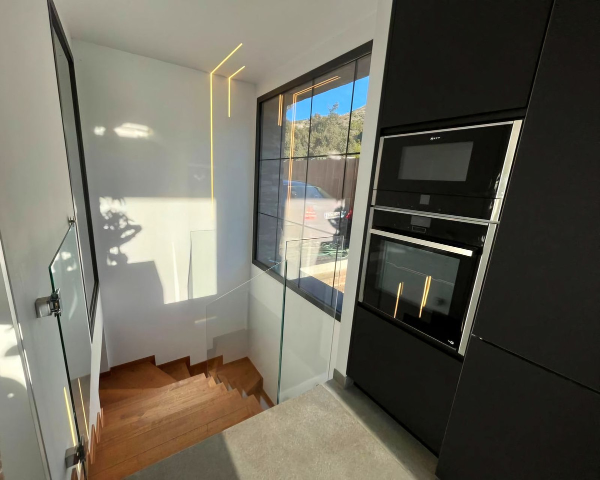 5 Bed Townhouse for sale in Mijas Costa Del Sol, Málaga, Spain