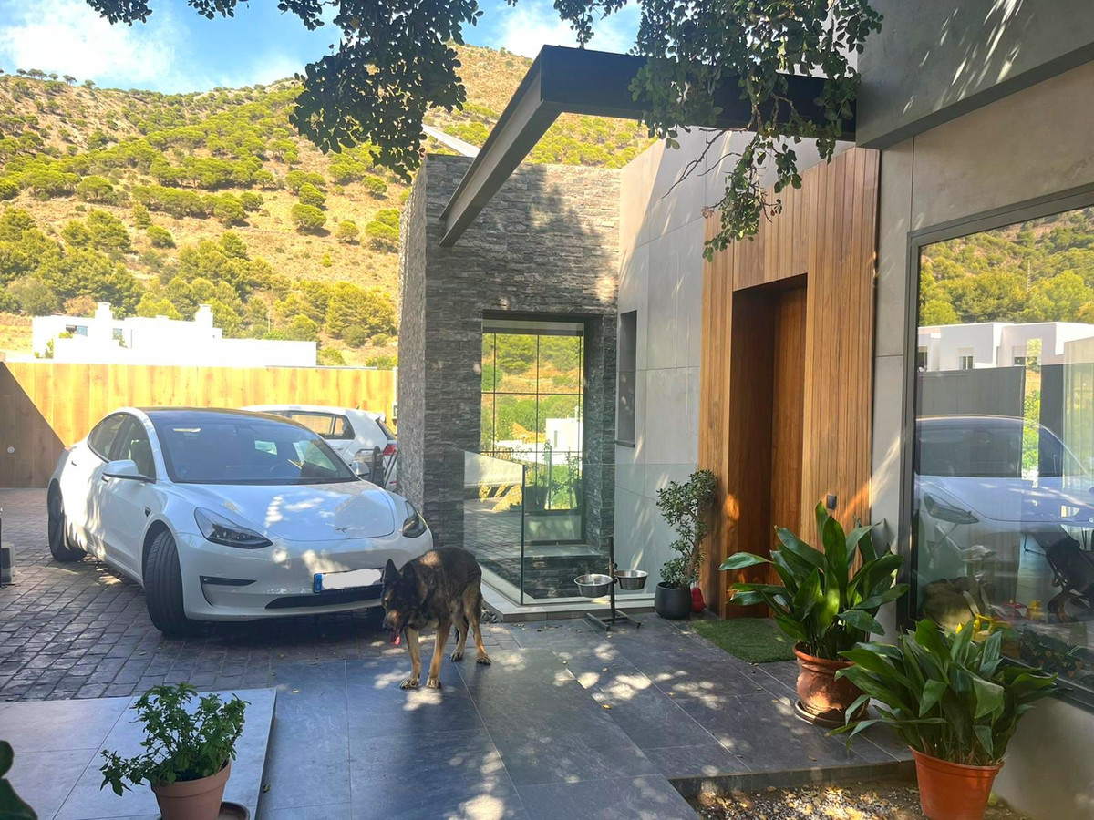 5 Bed Townhouse for sale in Mijas Costa Del Sol, Málaga, Spain