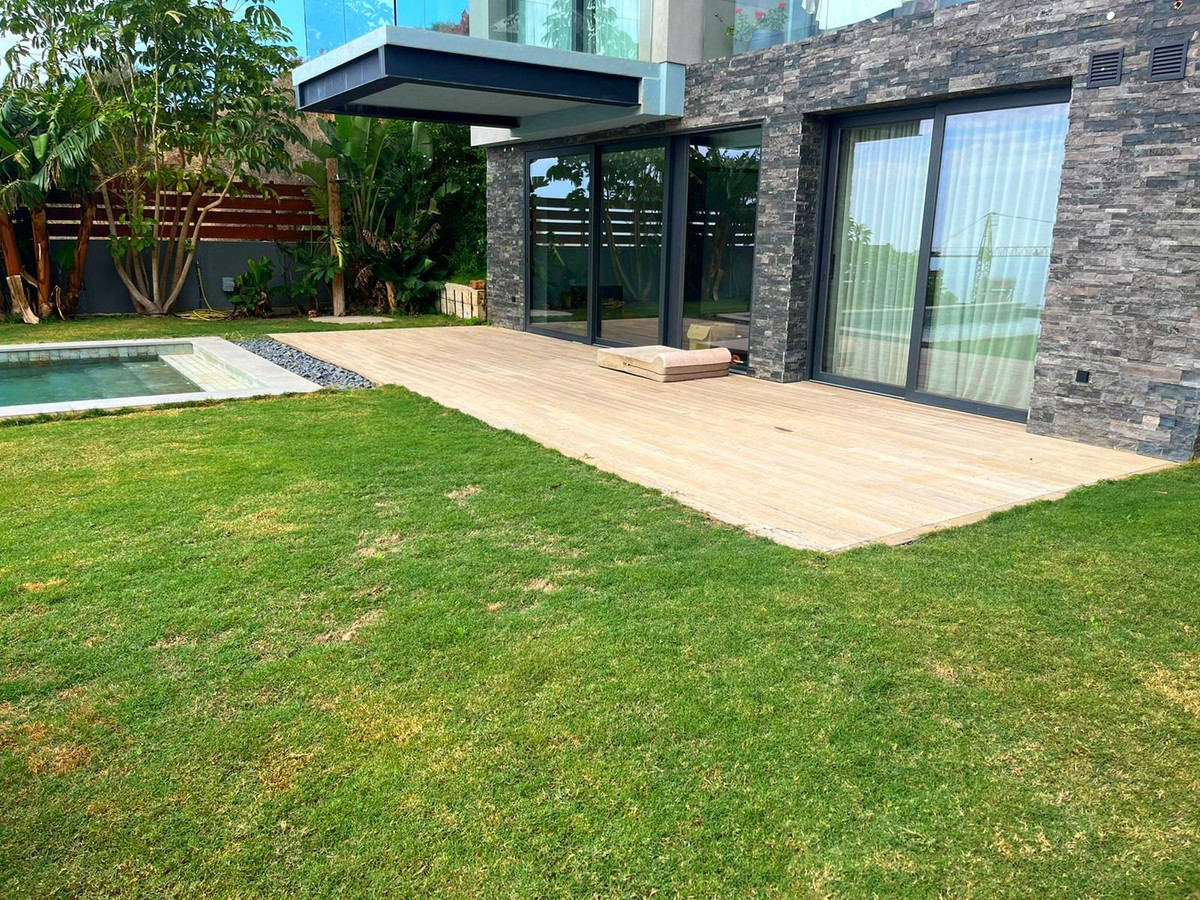 5 Bed Townhouse for sale in Mijas Costa Del Sol, Málaga, Spain