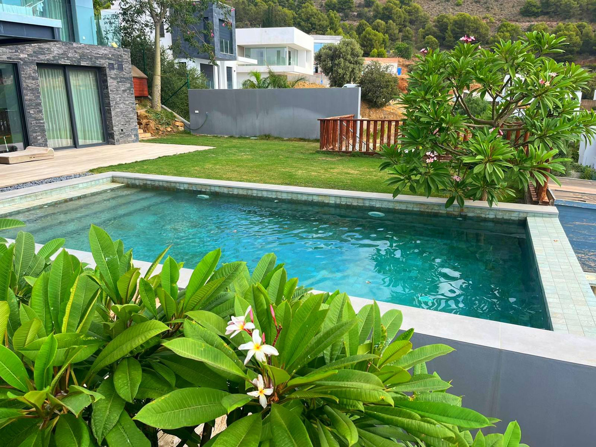 5 Bed Townhouse for sale in Mijas Costa Del Sol, Málaga, Spain