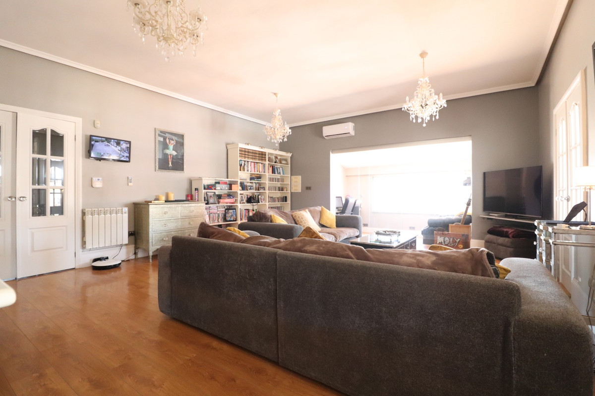 Se vende Villa - Chalet de 6 dormitorios en Costa Blanca, Alicante, España