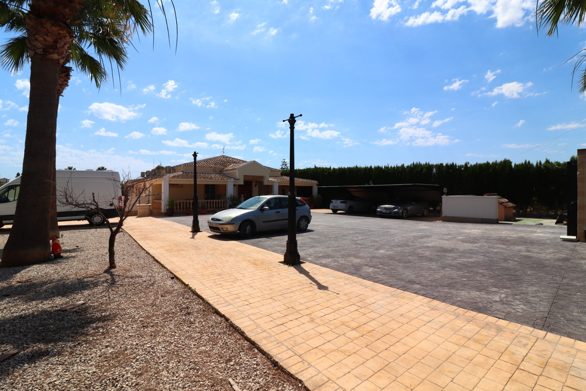 Se vende Villa - Chalet de 6 dormitorios en Costa Blanca, Alicante, España
