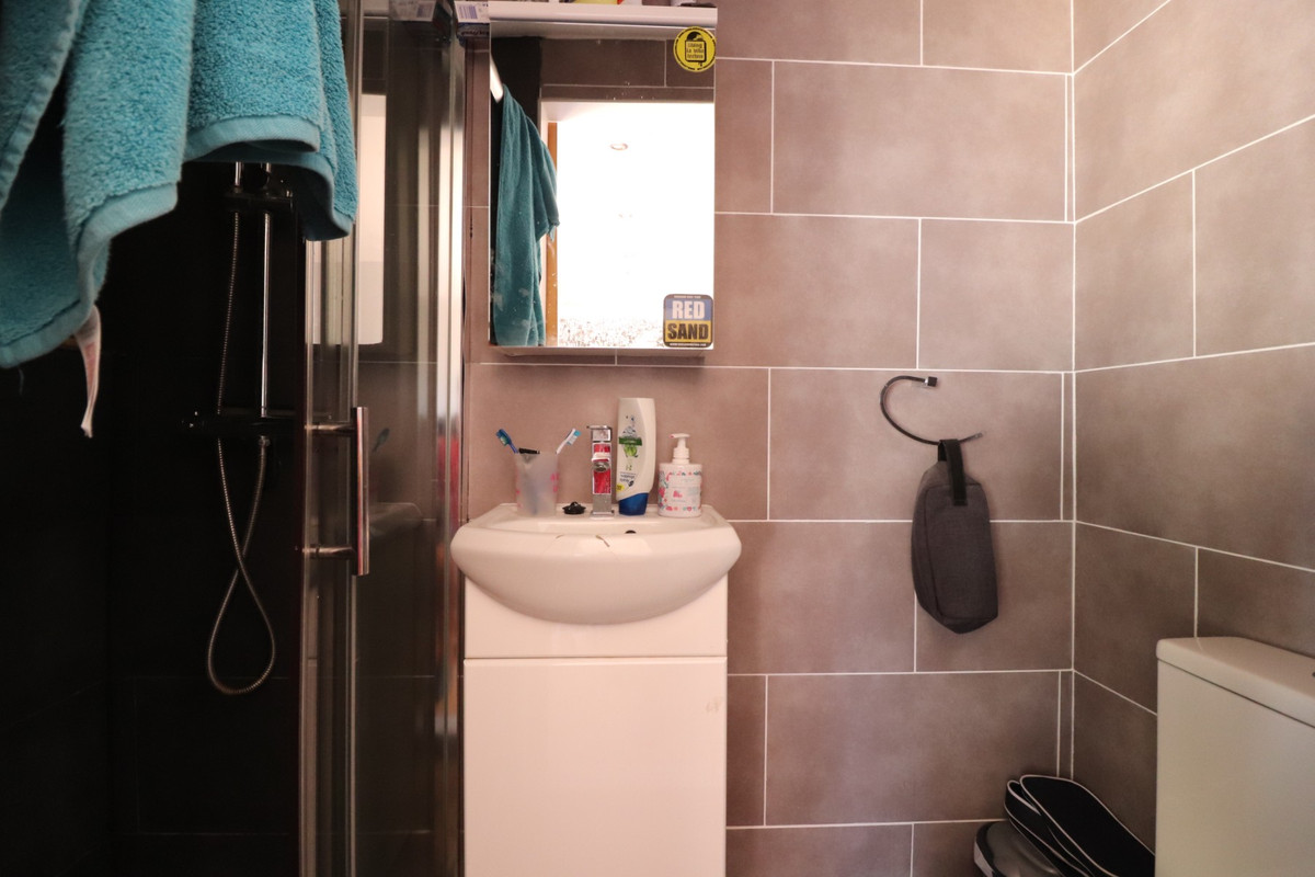 Se vende Villa - Chalet de 6 dormitorios en Costa Blanca, Alicante, España