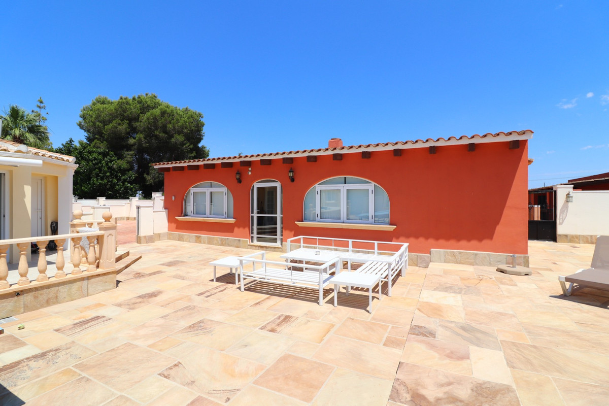 Se vende Villa - Chalet de 6 dormitorios en Costa Blanca, Alicante, España