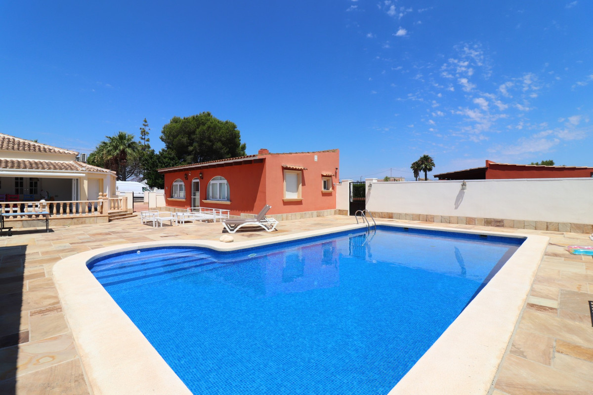 Se vende Villa - Chalet de 6 dormitorios en Costa Blanca, Alicante, España