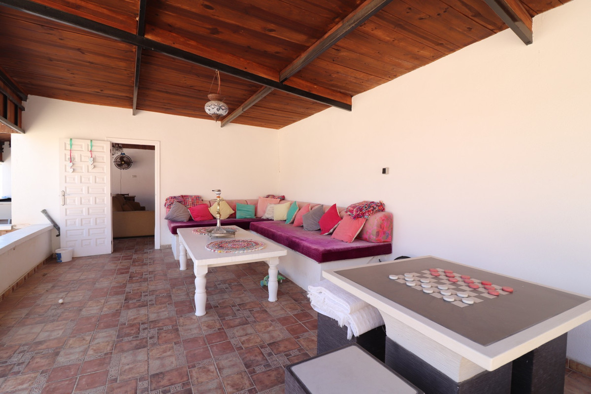 Se vende Villa - Chalet de 6 dormitorios en Costa Blanca, Alicante, España