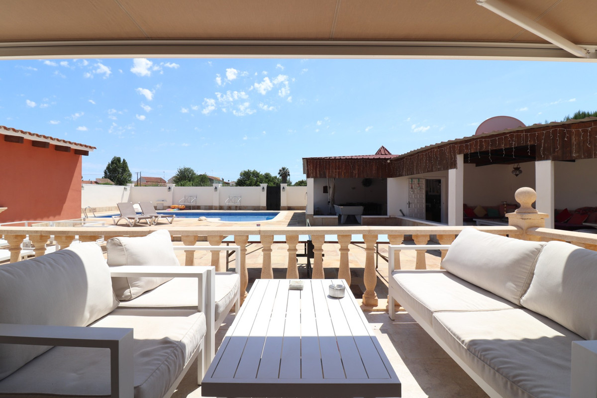 Se vende Villa - Chalet de 6 dormitorios en Costa Blanca, Alicante, España