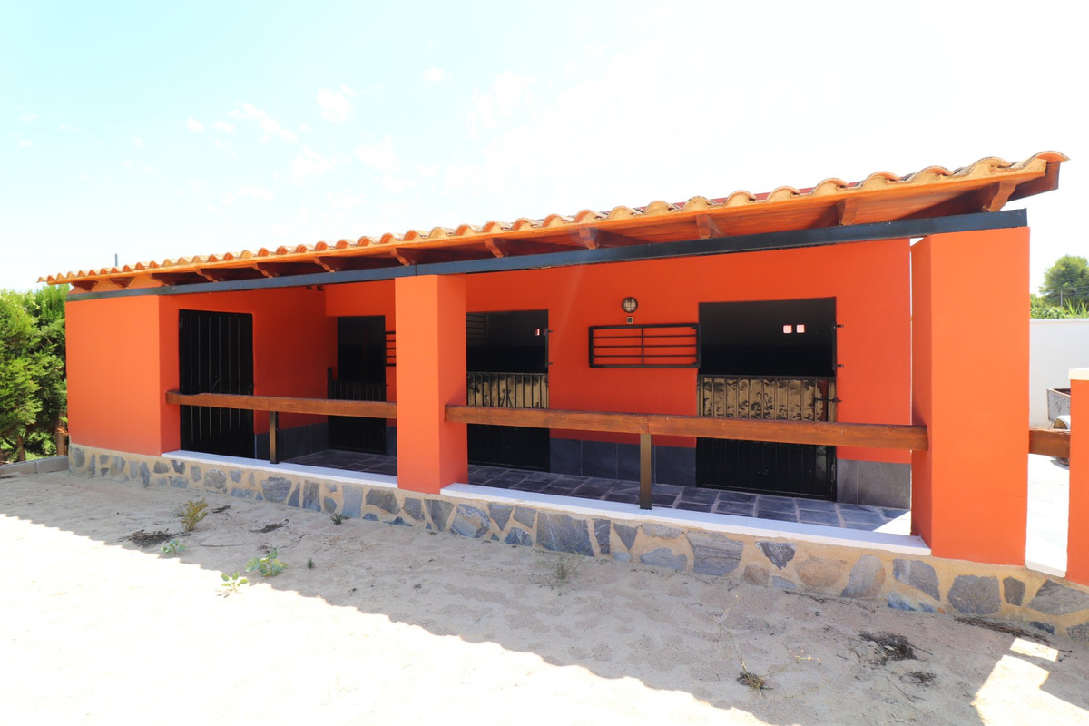 Se vende Villa - Chalet de 6 dormitorios en Costa Blanca, Alicante, España