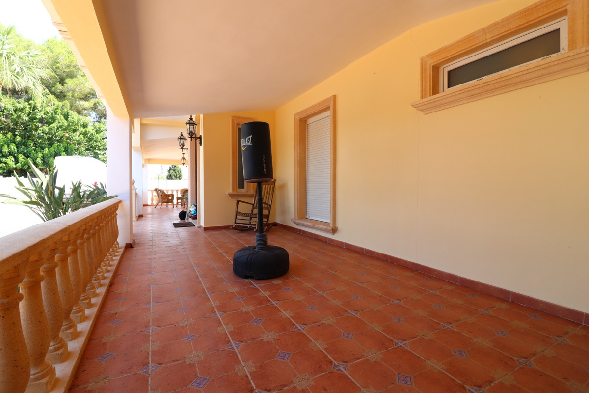 Se vende Villa - Chalet de 6 dormitorios en Costa Blanca, Alicante, España