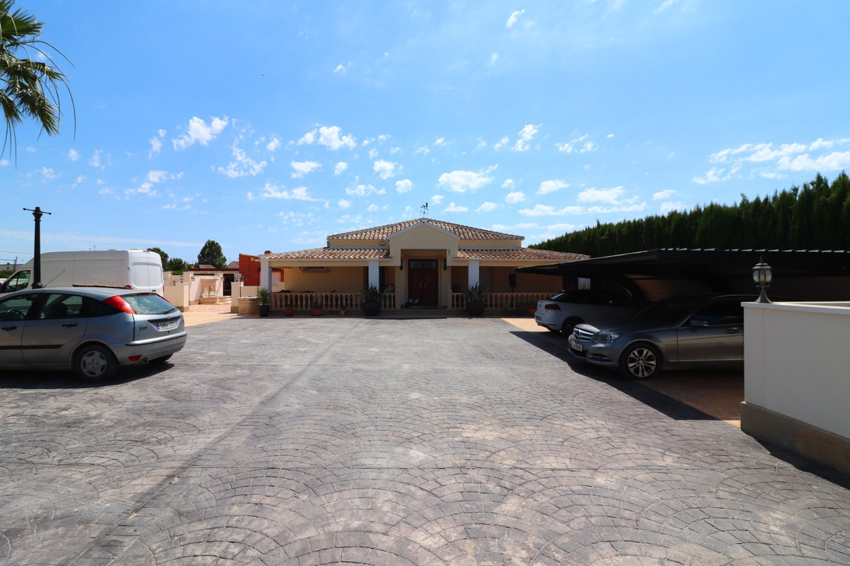 Se vende Villa - Chalet de 6 dormitorios en Costa Blanca, Alicante, España