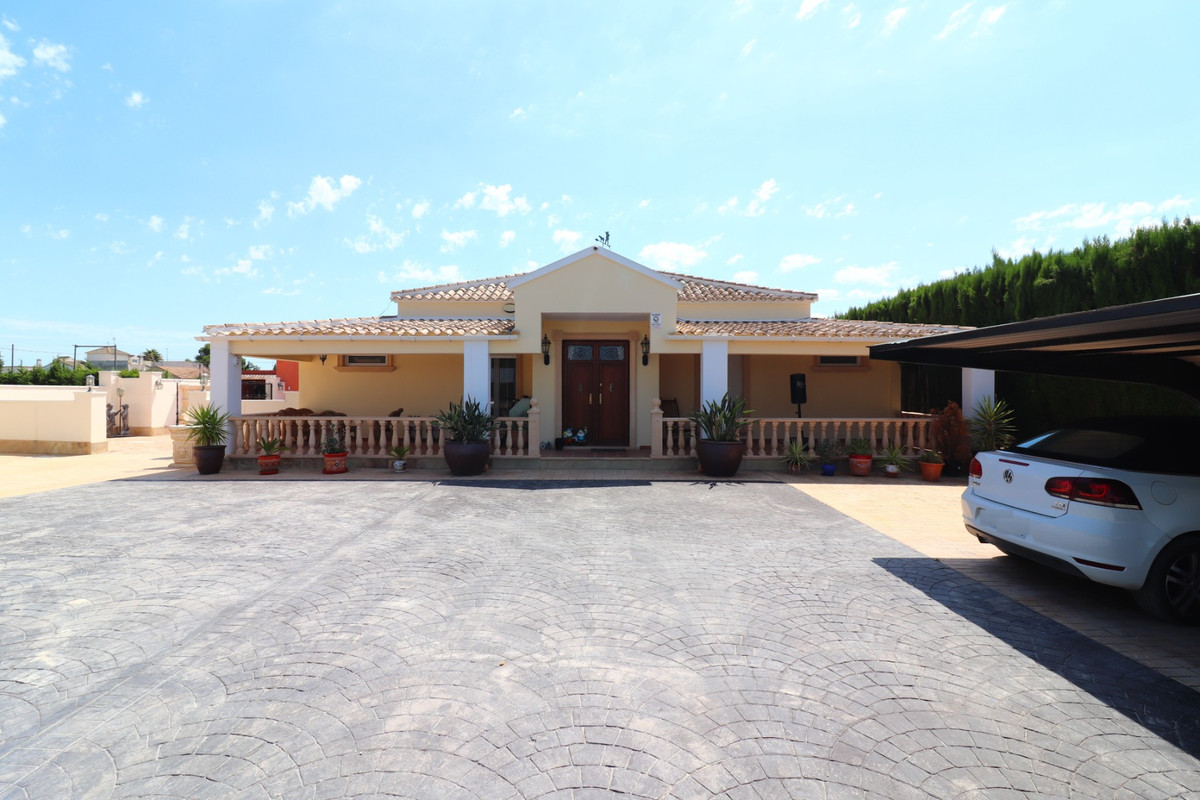 Se vende Villa - Chalet de 6 dormitorios en Costa Blanca, Alicante, España