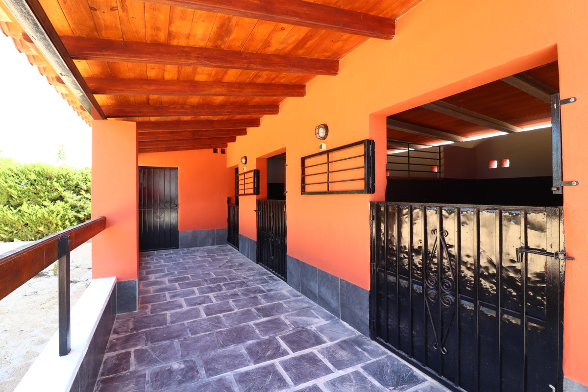 Se vende Villa - Chalet de 6 dormitorios en Costa Blanca, Alicante, España