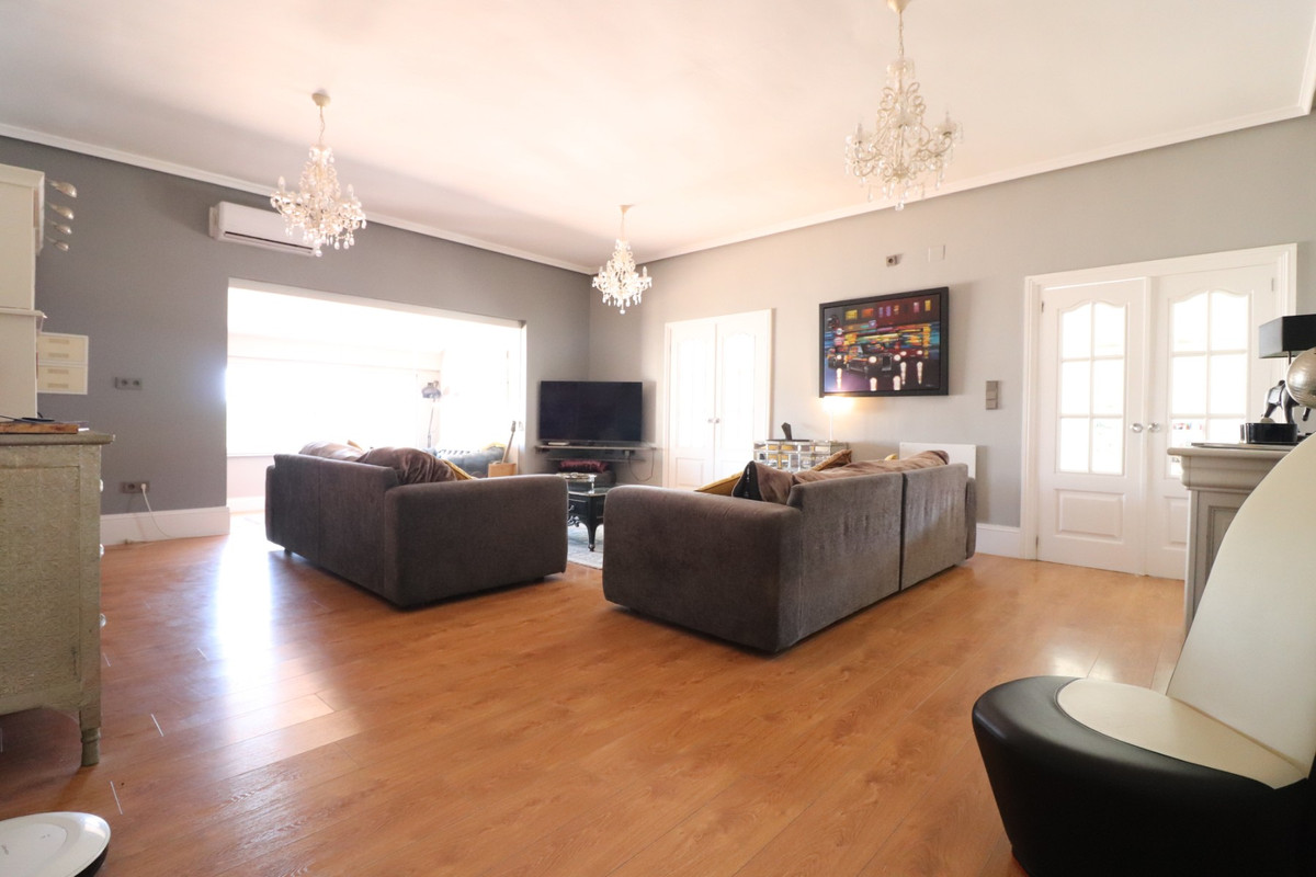 Se vende Villa - Chalet de 6 dormitorios en Costa Blanca, Alicante, España
