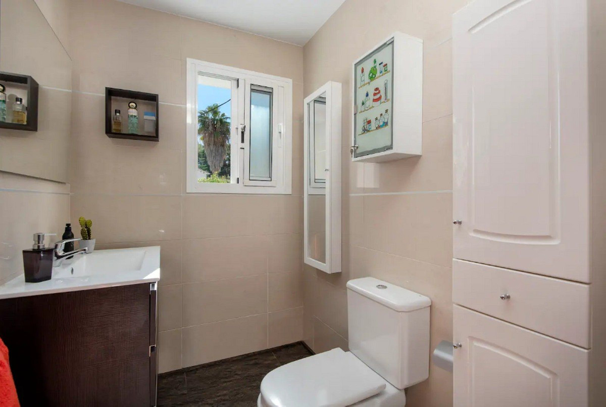 Se vende Villa - Chalet de 5 dormitorios en Costa Del Sol, Málaga, España