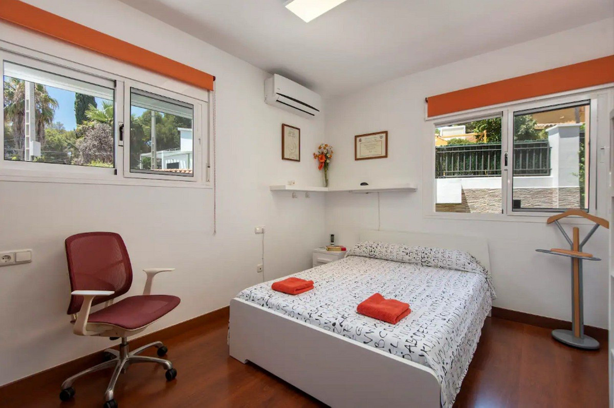 Se vende Villa - Chalet de 5 dormitorios en Costa Del Sol, Málaga, España