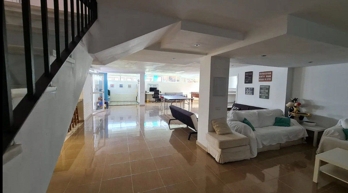 Se vende Villa - Chalet de 5 dormitorios en Costa Del Sol, Málaga, España