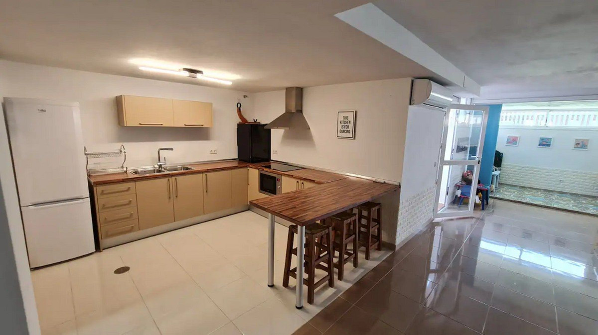 Se vende Villa - Chalet de 5 dormitorios en Costa Del Sol, Málaga, España
