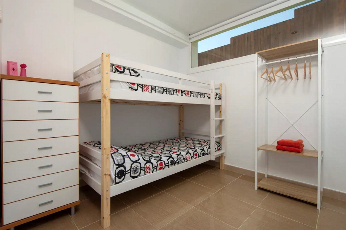Se vende Villa - Chalet de 5 dormitorios en Costa Del Sol, Málaga, España