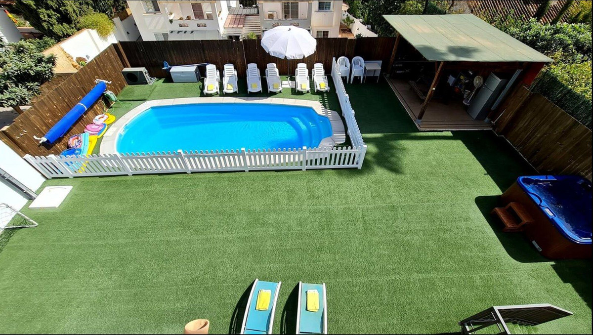Se vende Villa - Chalet de 5 dormitorios en Costa Del Sol, Málaga, España