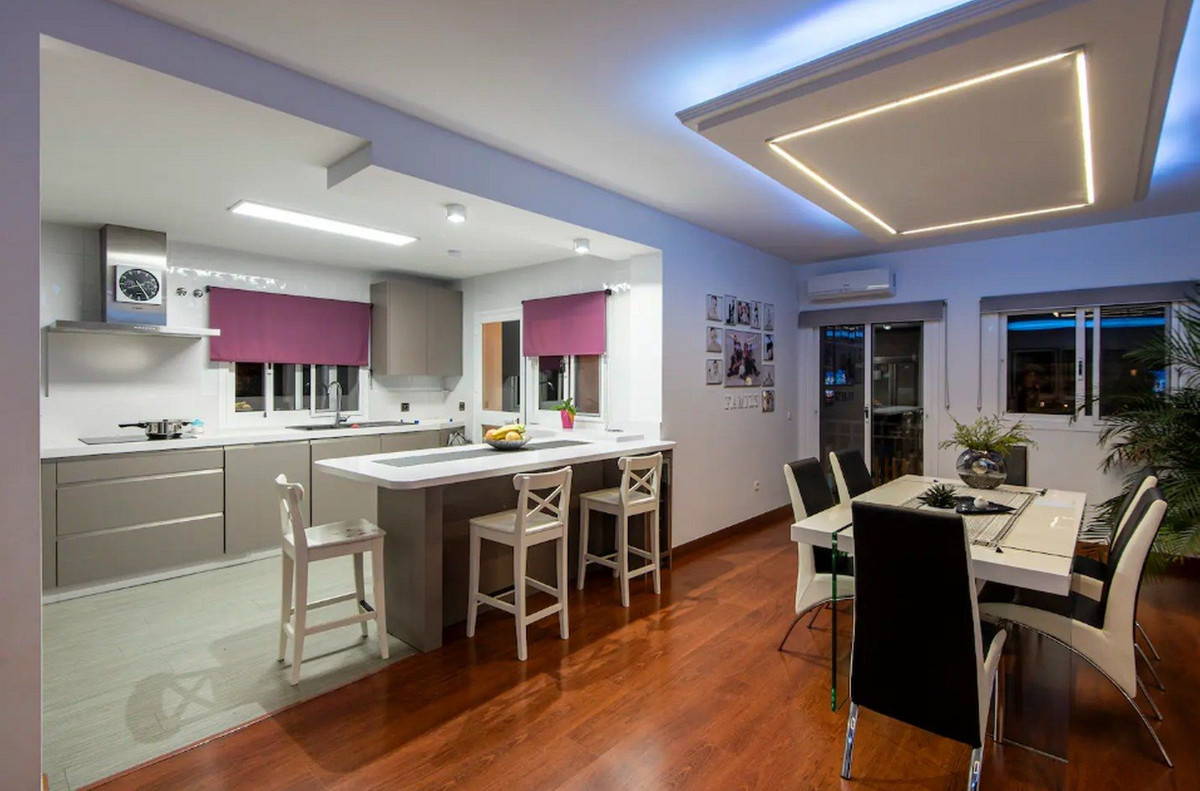 Se vende Villa - Chalet de 5 dormitorios en Costa Del Sol, Málaga, España