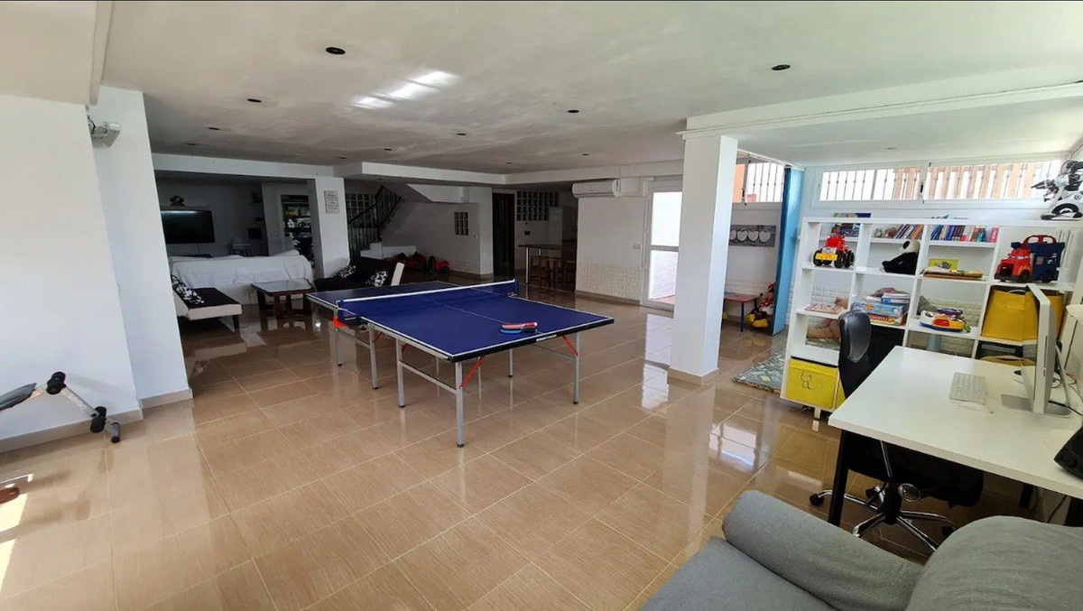 Se vende Villa - Chalet de 5 dormitorios en Costa Del Sol, Málaga, España