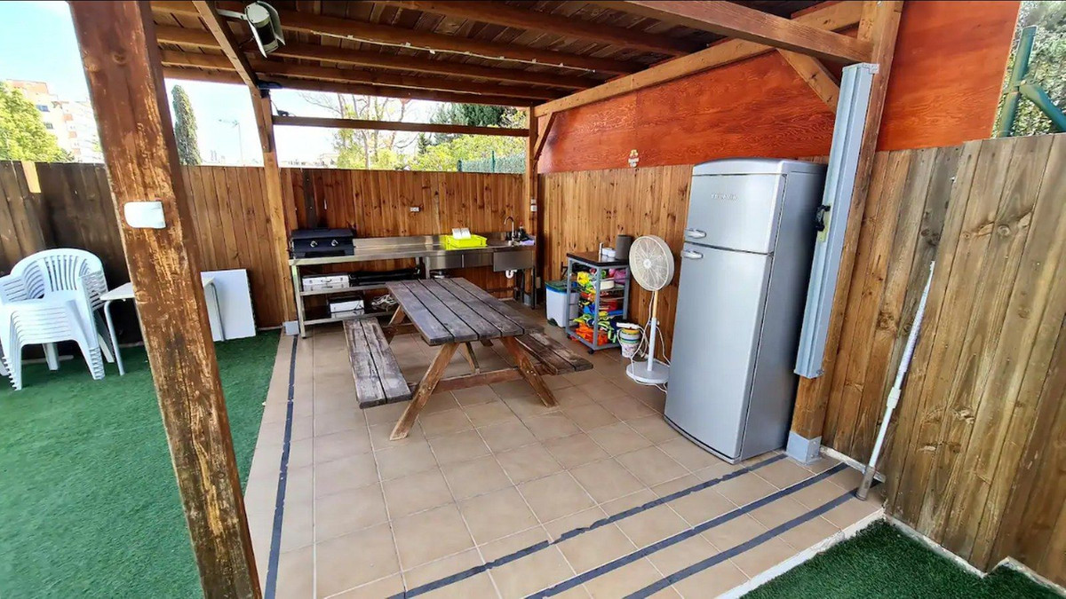 Se vende Villa - Chalet de 5 dormitorios en Costa Del Sol, Málaga, España