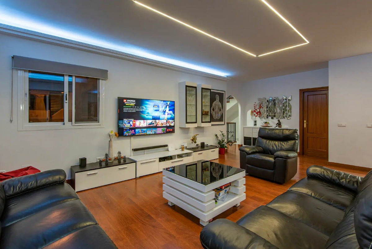 Se vende Villa - Chalet de 5 dormitorios en Costa Del Sol, Málaga, España