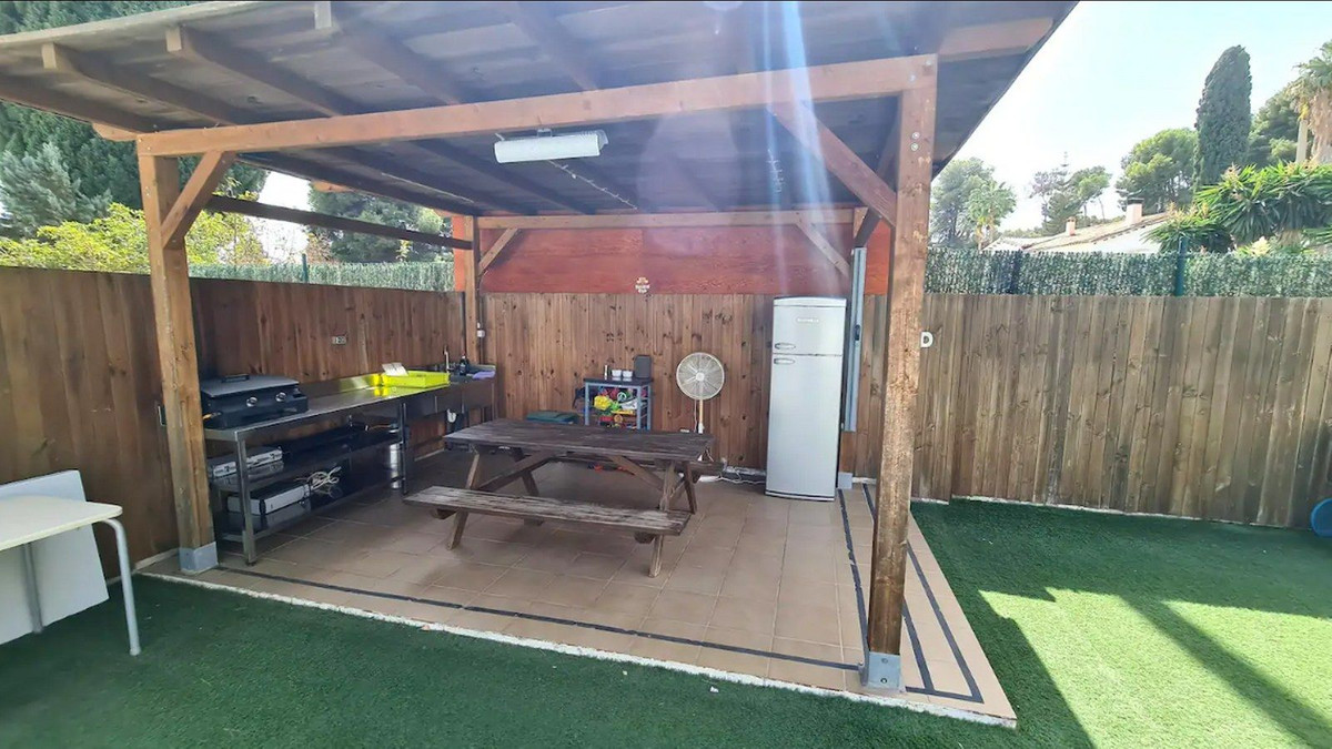 Se vende Villa - Chalet de 5 dormitorios en Costa Del Sol, Málaga, España