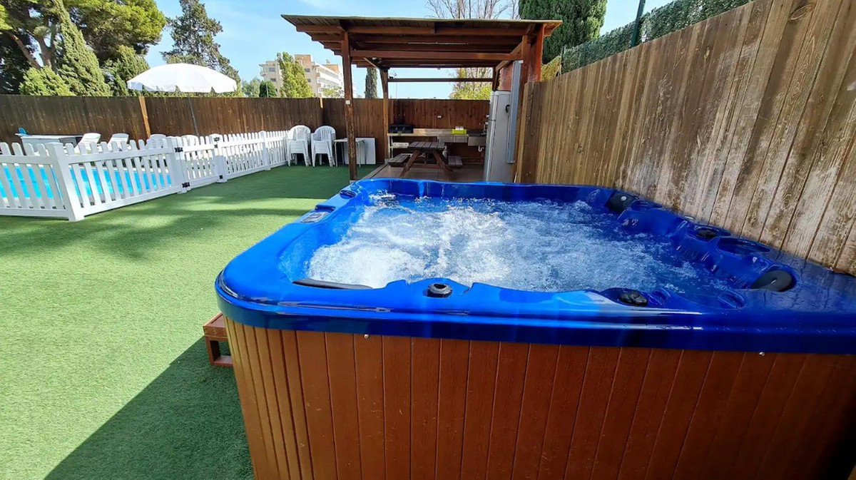Se vende Villa - Chalet de 5 dormitorios en Costa Del Sol, Málaga, España
