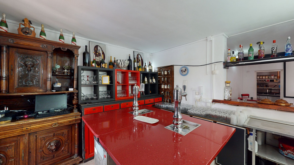 Se vende Villa - Chalet de 20 dormitorios en Costa Del Sol East, Málaga, España