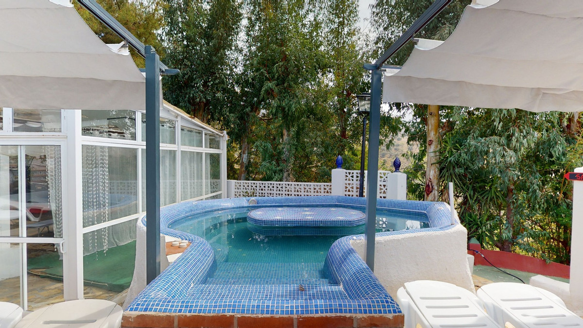 Se vende Villa - Chalet de 20 dormitorios en Costa Del Sol East, Málaga, España