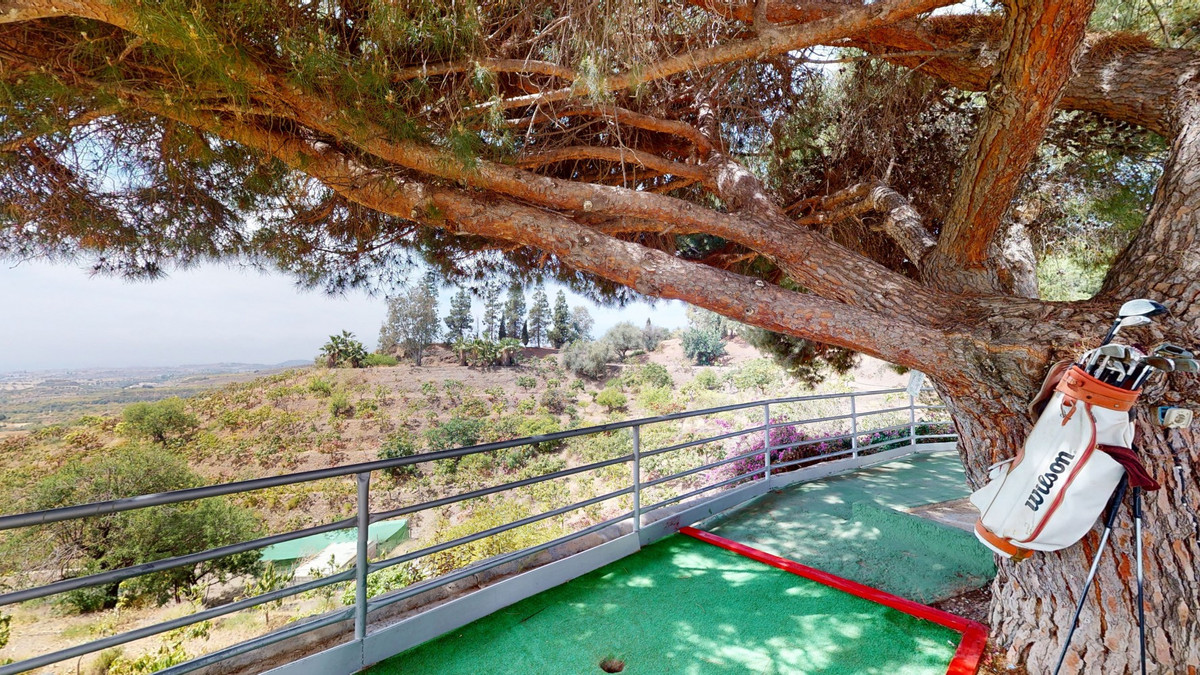 Se vende Villa - Chalet de 20 dormitorios en Costa Del Sol East, Málaga, España