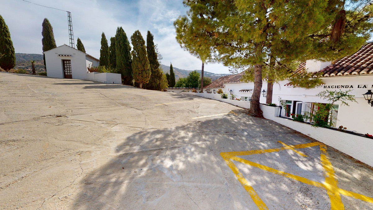 Se vende Villa - Chalet de 20 dormitorios en Costa Del Sol East, Málaga, España