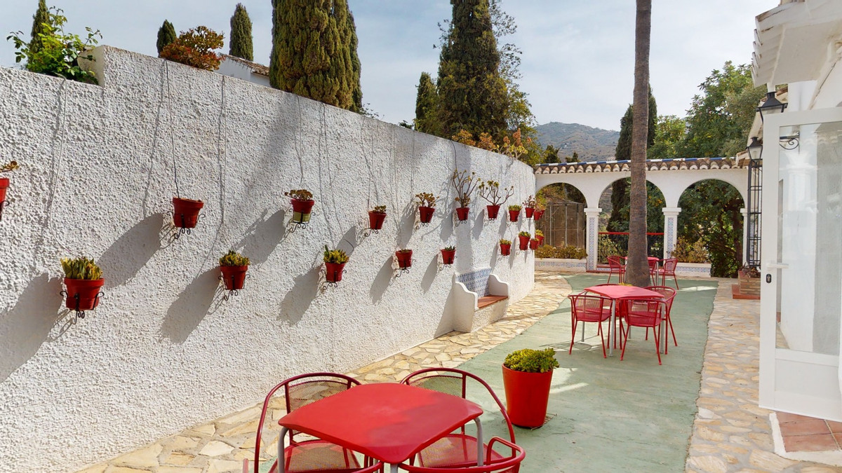 Se vende Villa - Chalet de 20 dormitorios en Costa Del Sol East, Málaga, España