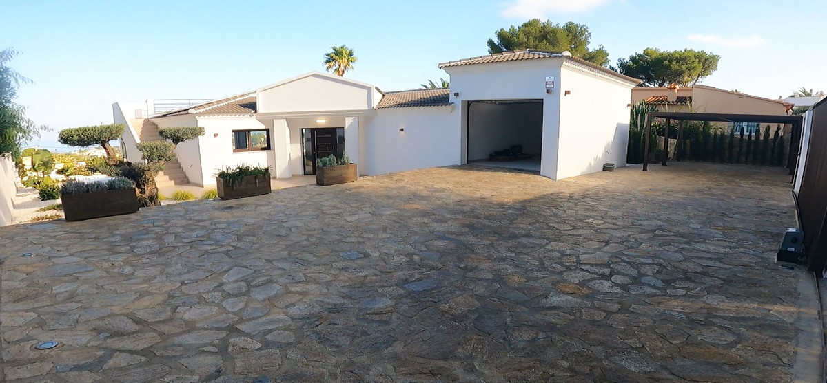 4 Bed Townhouse for sale in Denia Costa Blanca, Alicante, Spain