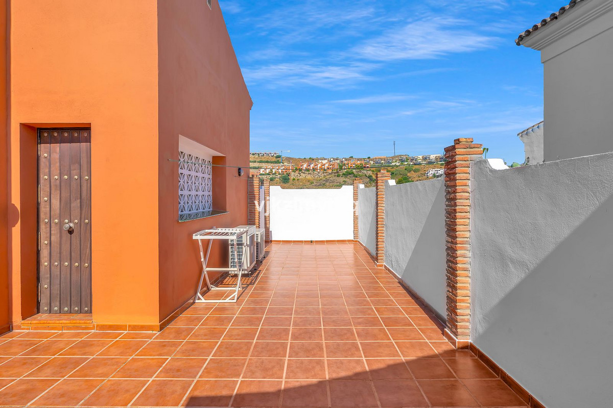 5 Bed Townhouse for sale in Benahavís Costa Del Sol, Málaga, Spain